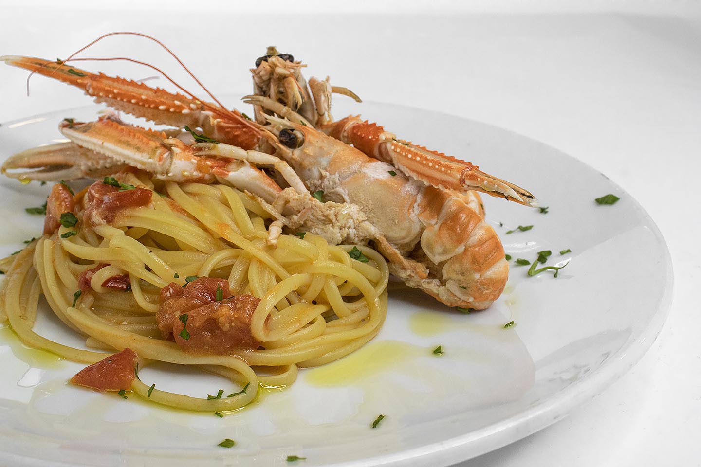 Spunzillo Pizzeria Ristorante Salerno - Primo Pesce Linguine Scampi